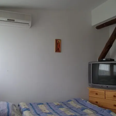 Gadanyi Vendeghaz Es Lovarda Penzion